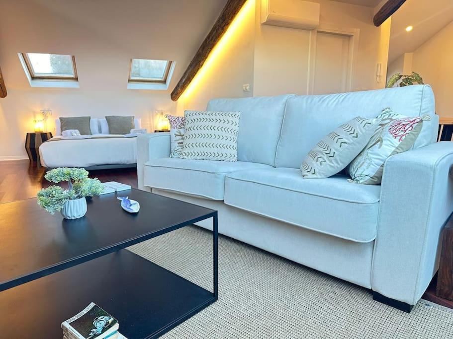 Luxury Downtown C. Del Tratado A *